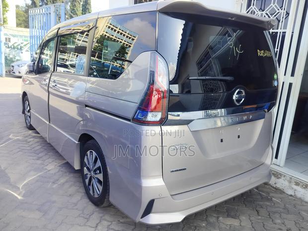 Nissan Serena 2019 Gold