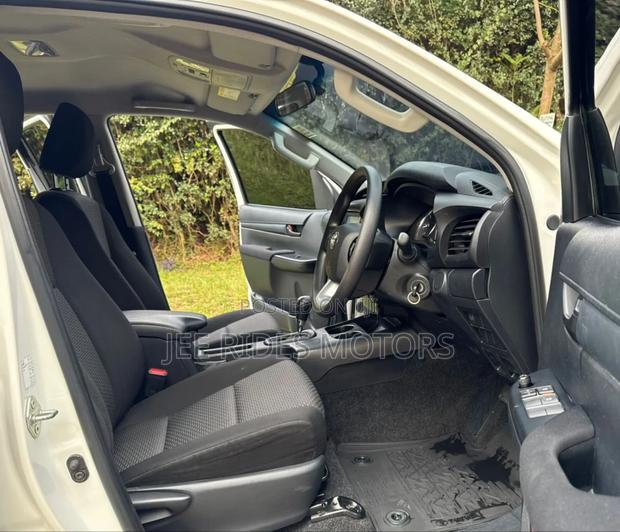 Toyota Hilux Revo Double Cab Deisel 2.4 AWD 2022 White