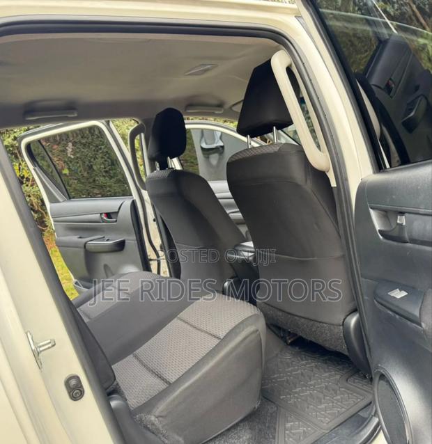 Toyota Hilux Revo Double Cab Deisel 2.4 AWD 2022 White