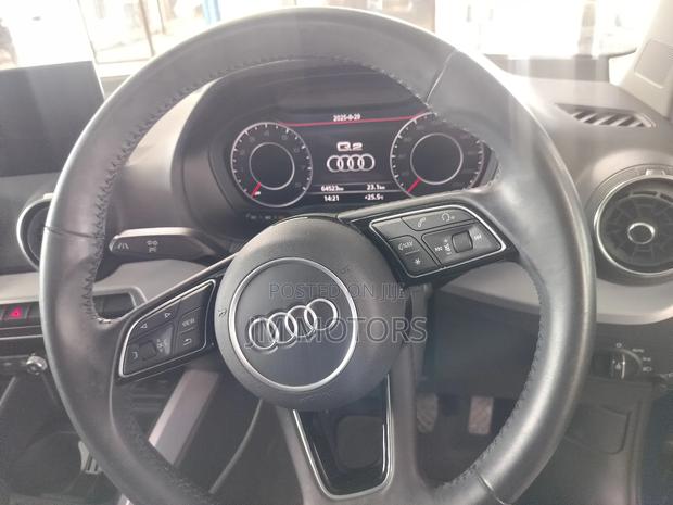 Audi Q2 2018 Blue