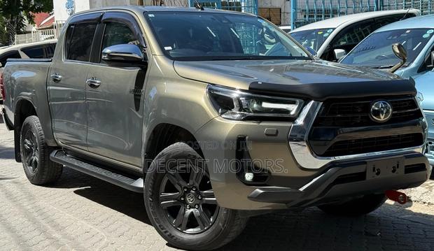 Toyota Hilux Revo Double Cab Deisel 2.4 AWD 2021 Green