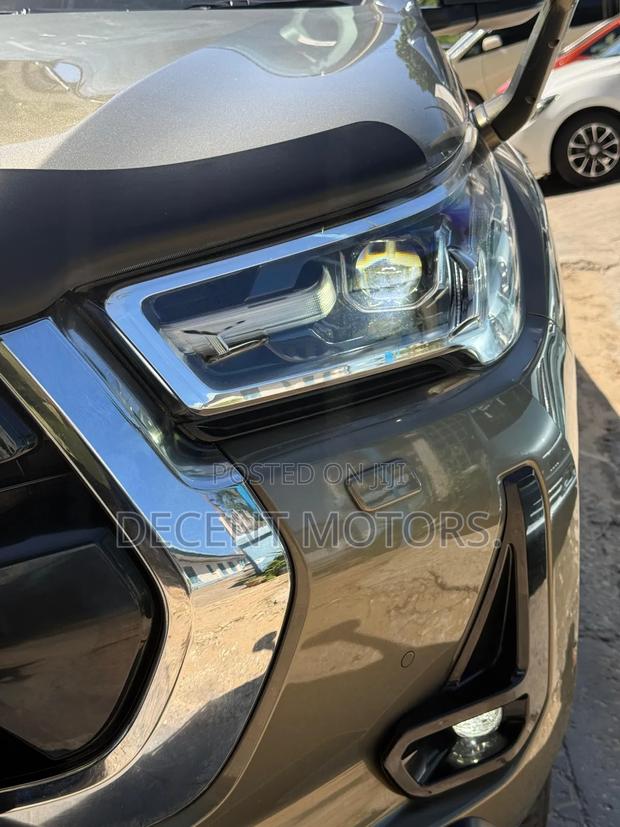 Toyota Hilux Revo Double Cab Deisel 2.4 AWD 2021 Green