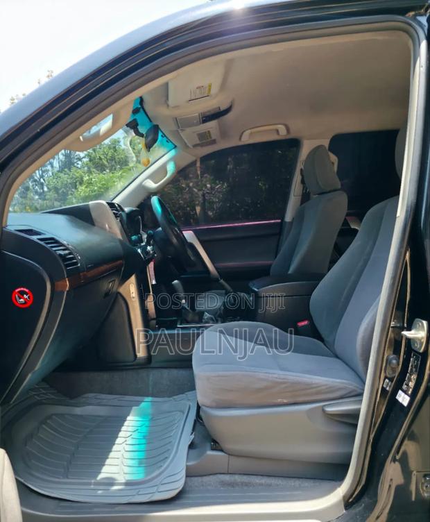 Toyota Land Cruiser Prado 2011 Black