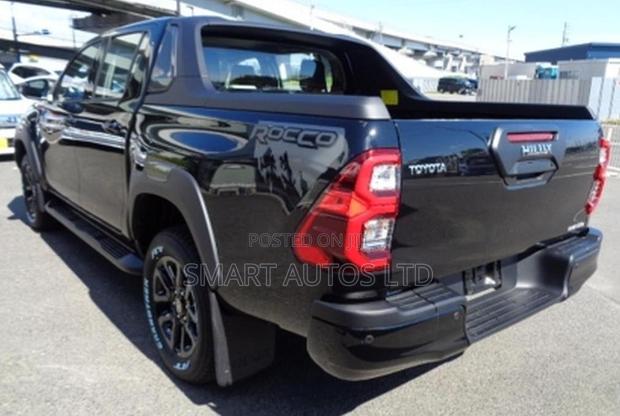 New Toyota Hilux 2024 Black