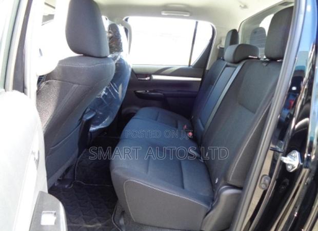 New Toyota Hilux 2024 Black