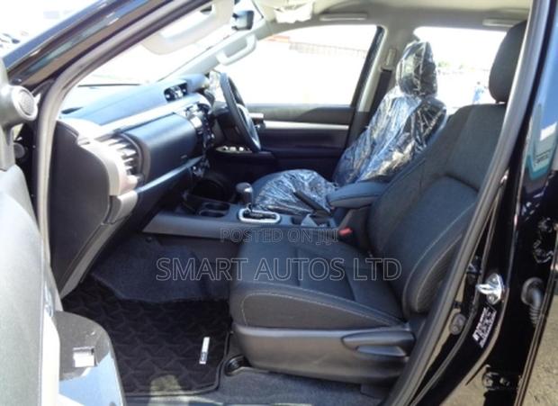New Toyota Hilux 2024 Black