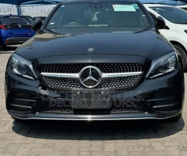 Mercedes-Benz C220 Classic 2019 Matt Black