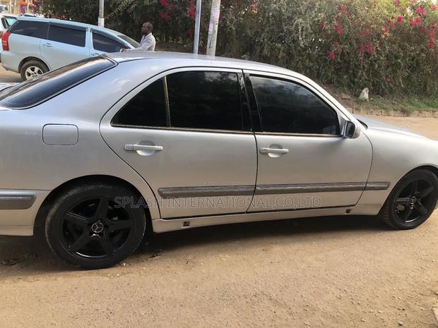 Mercedes-Benz E200 2001 Silver