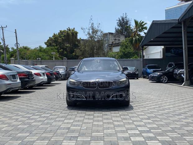 BMW 320i 2017 Gray