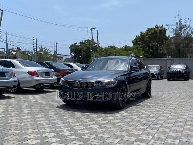 BMW 320i 2017 Gray