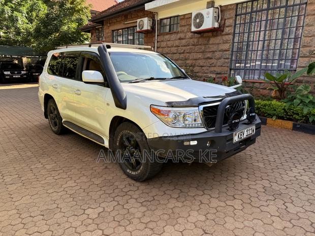 Toyota Land Cruiser 2007 White