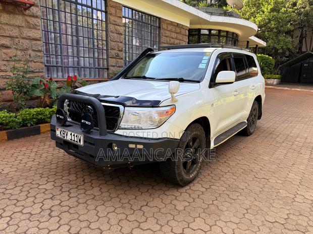 Toyota Land Cruiser 2007 White