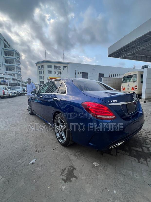 Mercedes-Benz C200 2018 Blue