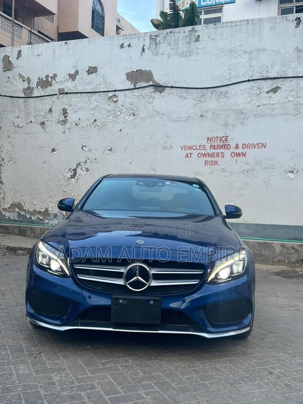 Mercedes-Benz C200 2018 Blue