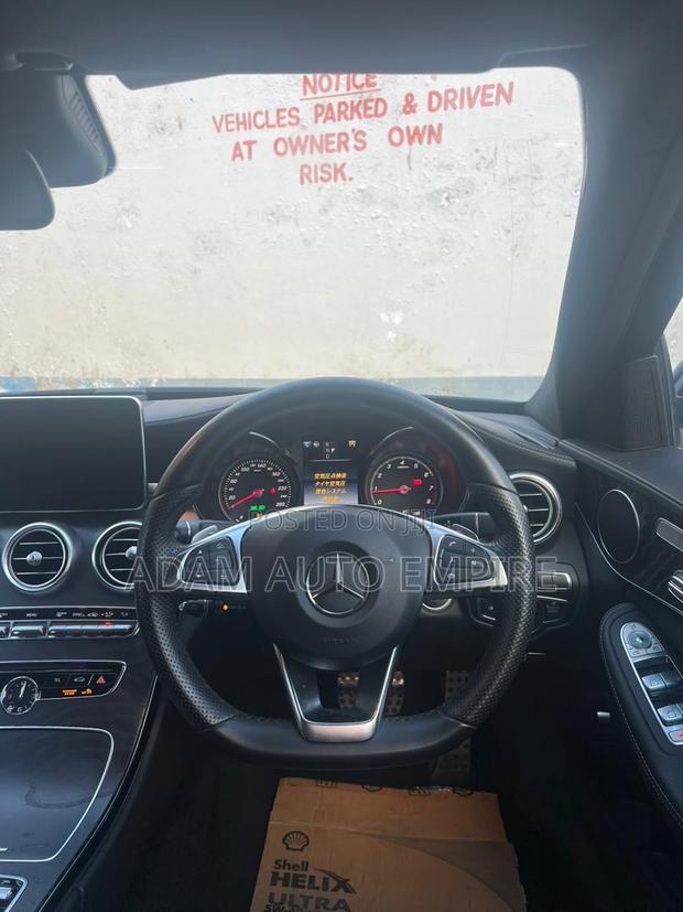Mercedes-Benz C200 2018 Blue