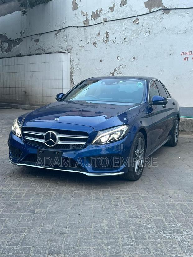 Mercedes-Benz C200 2018 Blue