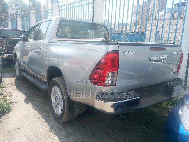 Toyota Hilux 2017 Silver