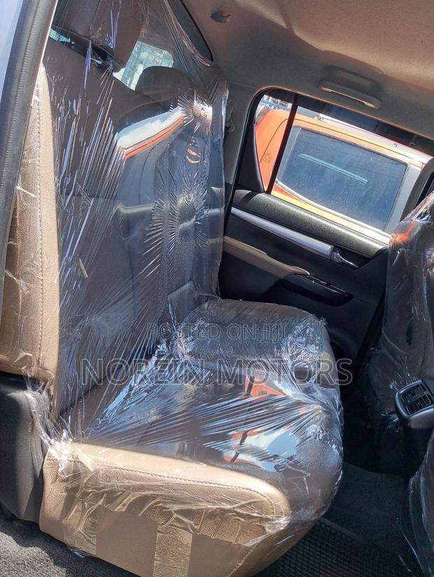 Toyota Hilux 2017 Silver