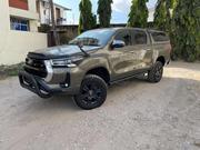 Toyota Hilux 2022 Gray for sale