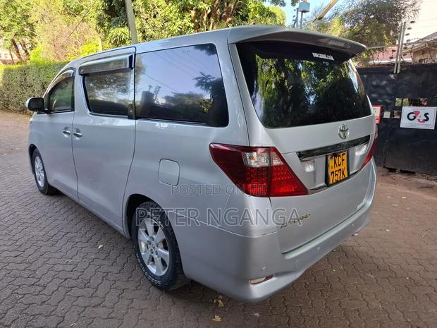 Toyota Alphard 2.4 Petrol FWD 2008 Silver