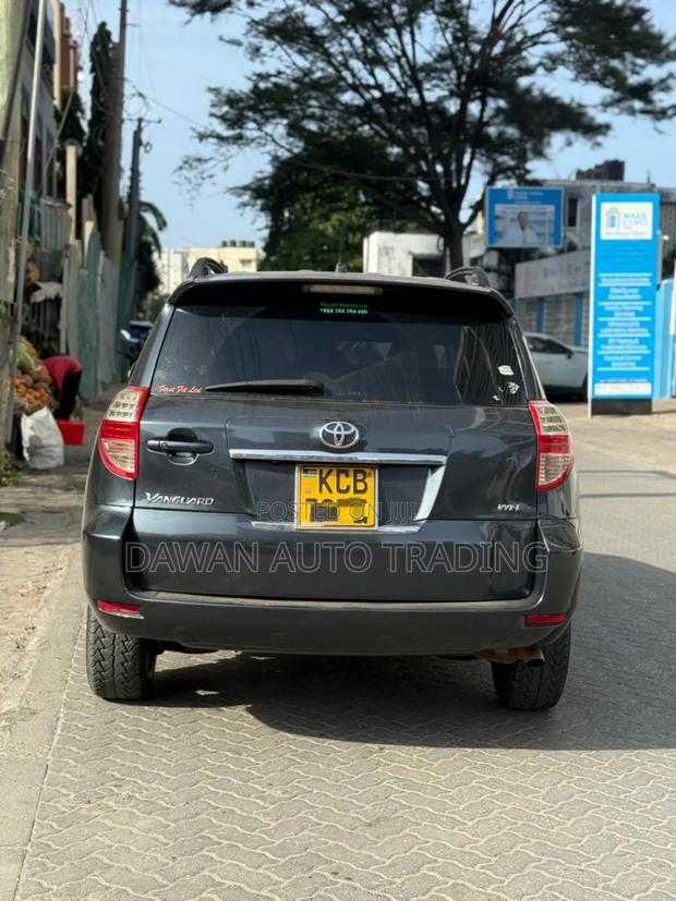 Toyota Vanguard 2008 Gray