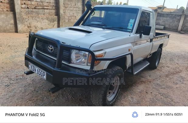 Toyota Land Cruiser 79 Series 2008 Off white