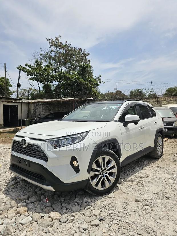 Toyota RAV4 2019 White