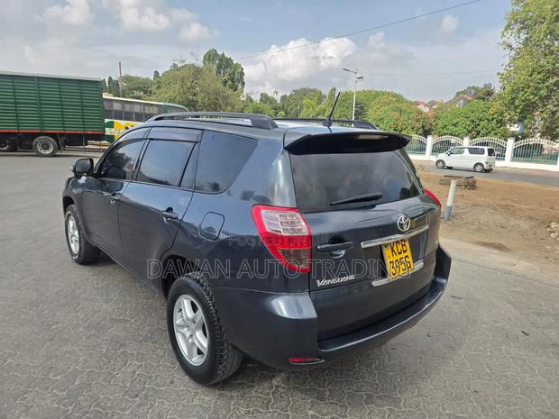 Toyota Vanguard 2008 Gray