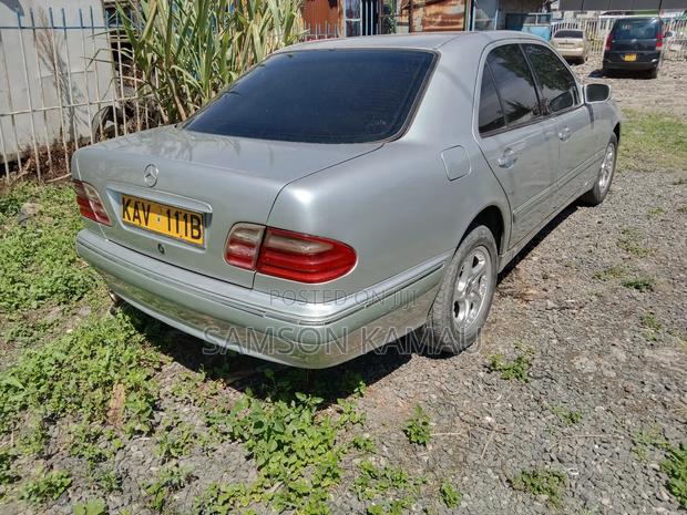 Mercedes-Benz E200 2000 Silver