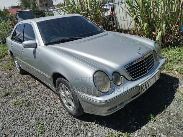 Mercedes-Benz E200 2000 Silver