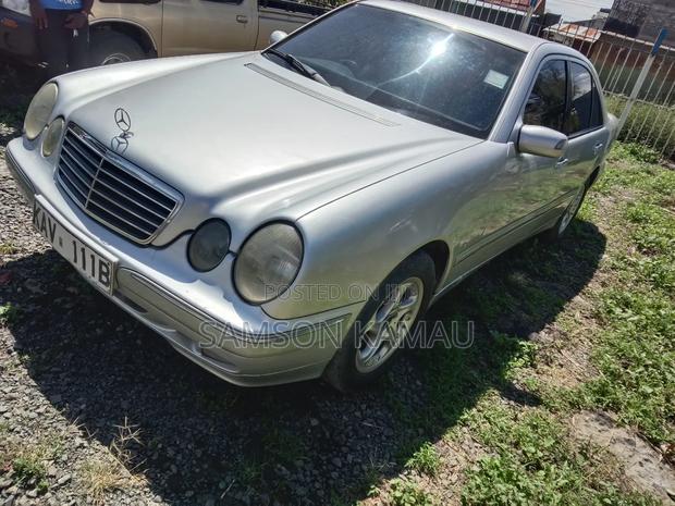 Mercedes-Benz E200 2000 Silver
