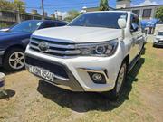 Toyota Hilux SR5 4x4 2018 White for sale