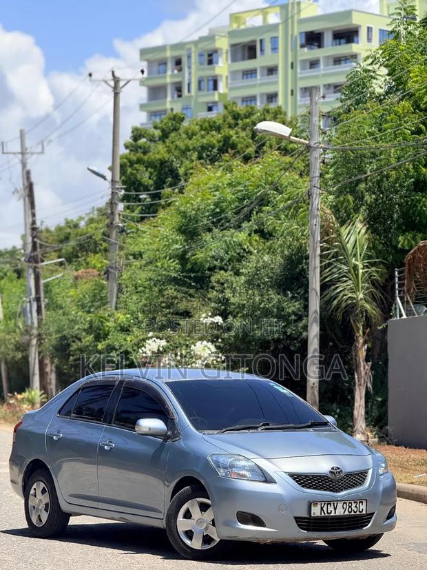 Toyota Belta 2012 Blue
