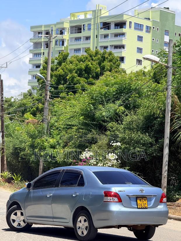 Toyota Belta 2012 Blue