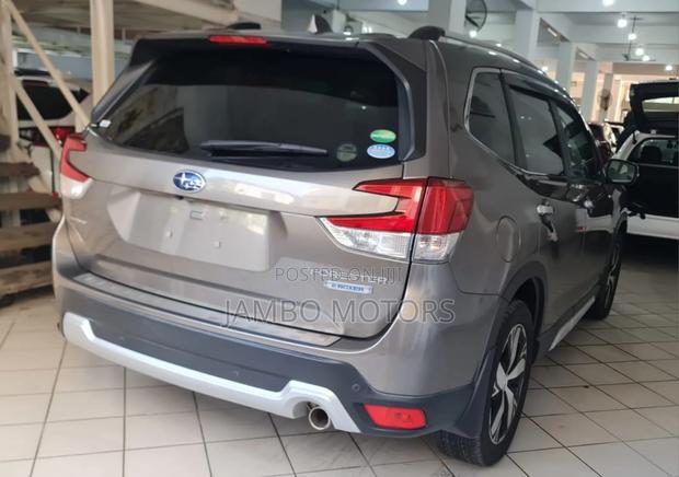 Subaru Forester Premium AWD 2020 Gold
