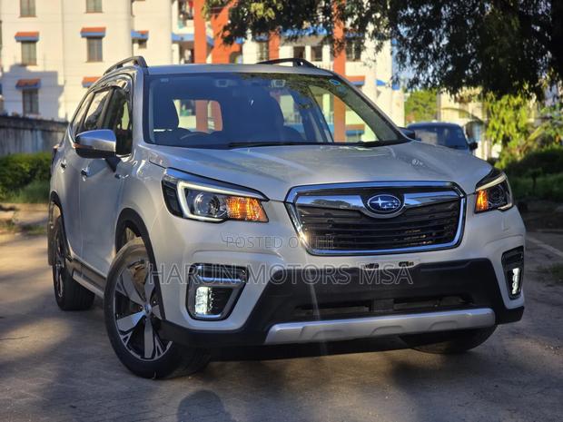 Subaru Forester 2018 White
