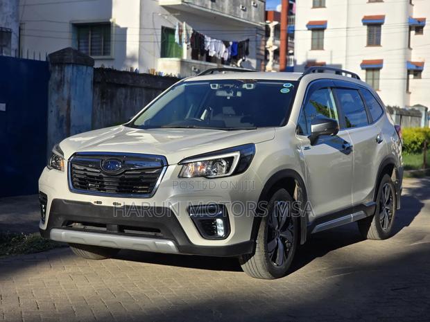 Subaru Forester 2018 White