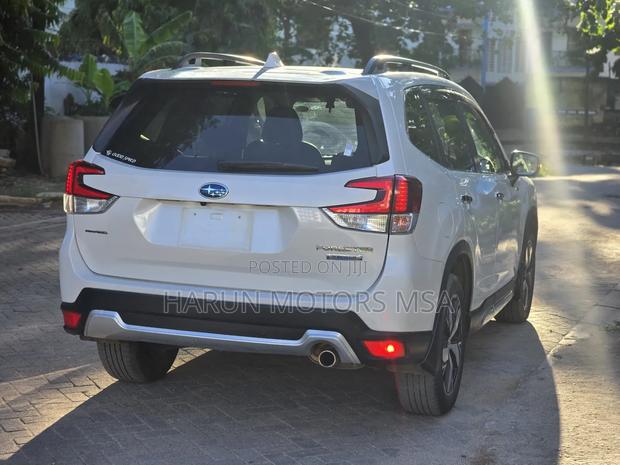 Subaru Forester 2018 White