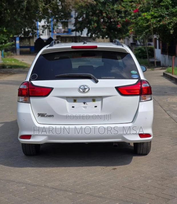 Toyota Corolla Fielder 2018 White
