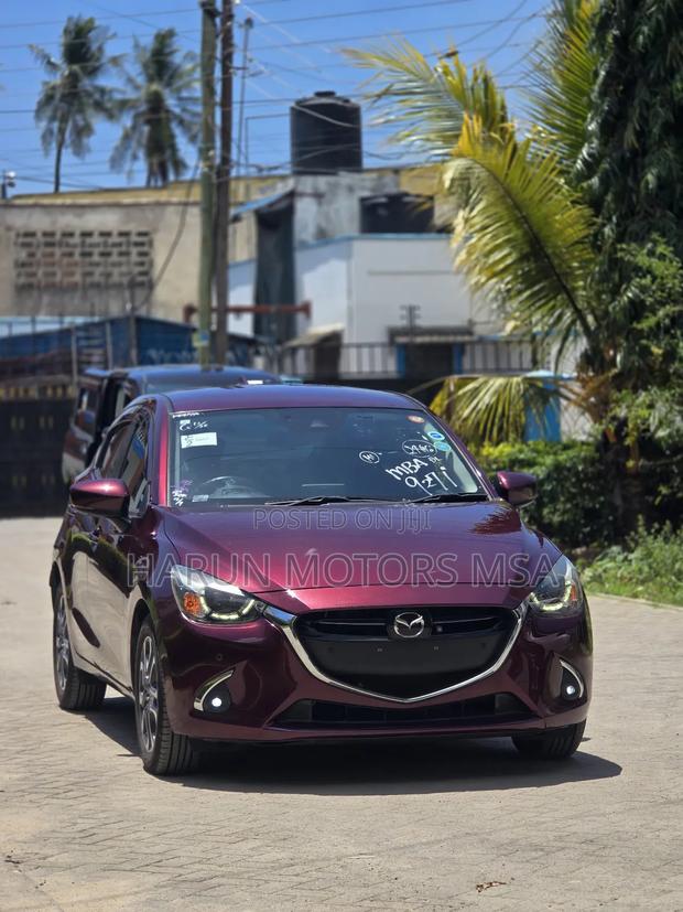 Mazda Demio 2018 Maroon