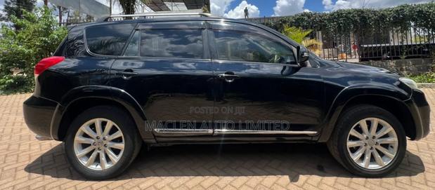 Toyota Vanguard 2010 Black