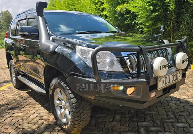 Toyota Land Cruiser Prado 2011