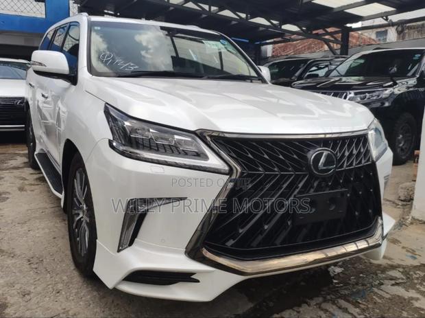 Lexus LX 570 AWD 2019 White