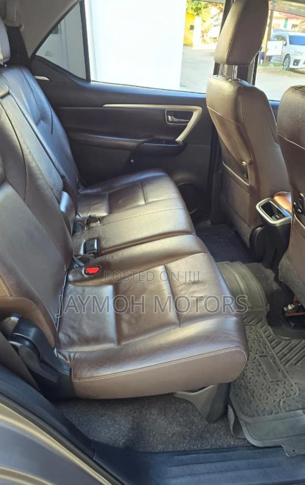 Toyota Land Cruiser Prado 2011 Gray