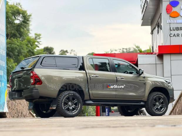 Toyota Hilux Revo Double Cab Deisel 2.4 AWD 2021 Green