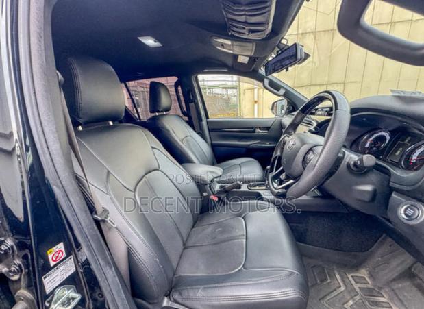 Toyota Hilux Revo Double Cab Deisel 2.4 AWD 2019 Black