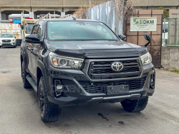 Toyota Hilux Revo Double Cab Deisel 2.4 AWD 2019 Black
