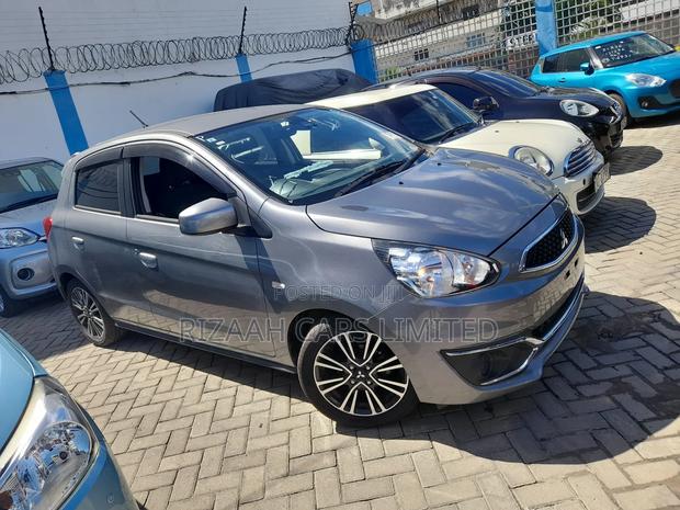 Mitsubishi Mirage ES 2019 Gray