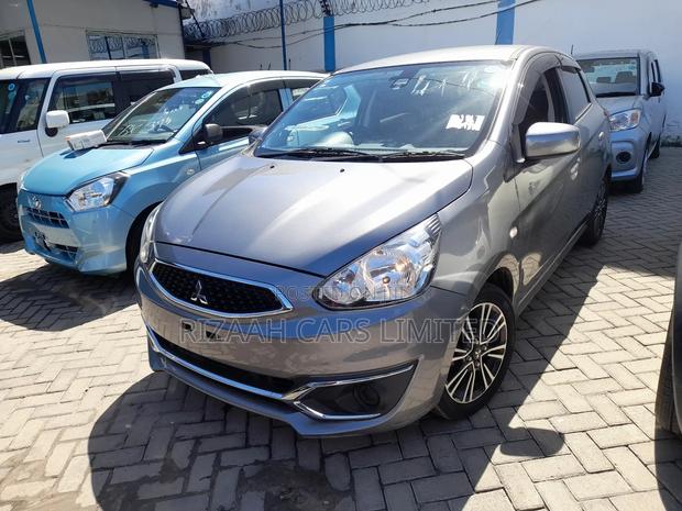 Mitsubishi Mirage ES 2019 Gray