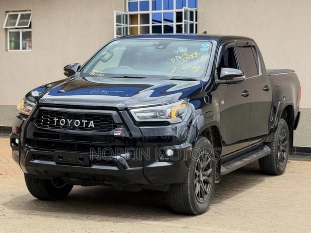 Toyota Hilux 2022 Matt Black